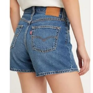 Levis high waisted mom shorts size 25